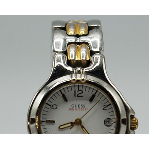 Guess Genuine Quartz Two Tone Analog Ladies Watch New Battery - Picture 2 of 6